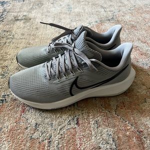 Nike Pegasus 39 running shoes